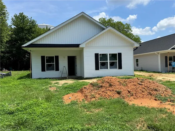 408 Dobson St, Kernersville, NC 27284