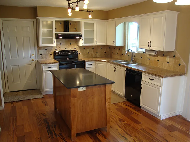 2022 Westbrook St — Photo 3