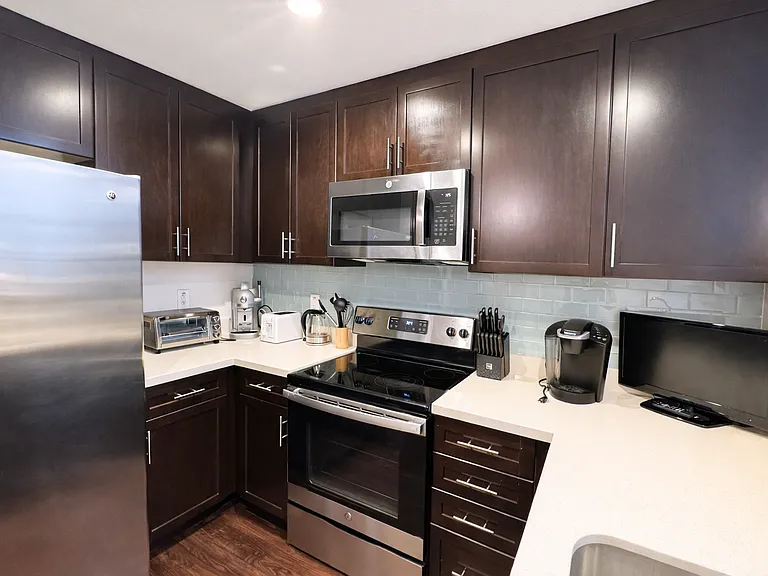 10740 Wilshire Blvd #127 — Photo 20