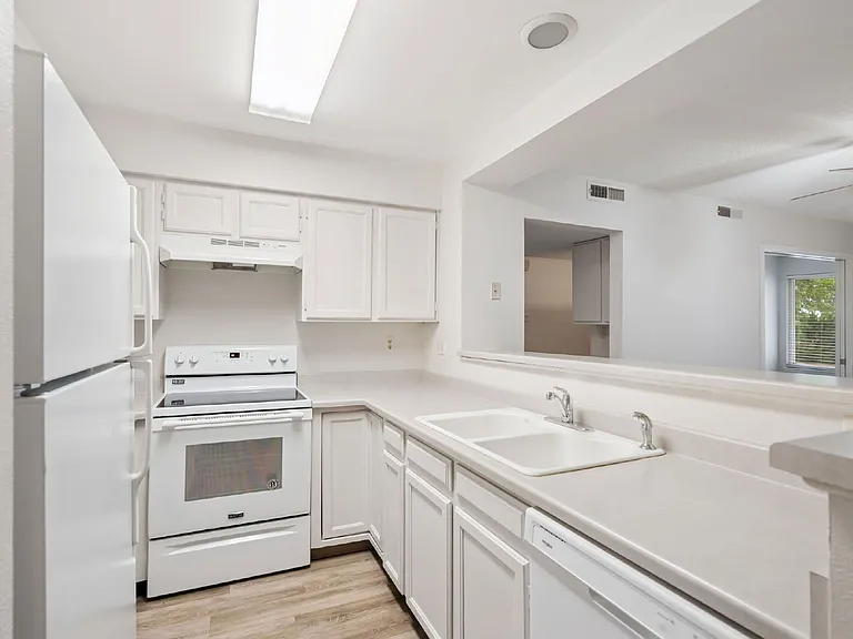 952 Acapulco Ct — Photo 10