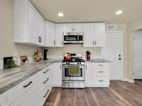 5665 Lupine Ave, Twentynine Palms, CA 92277