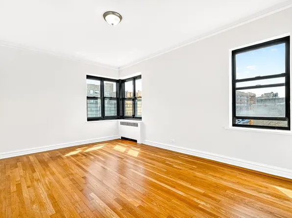 190 East Mosholu Parkway South image 28 of 36