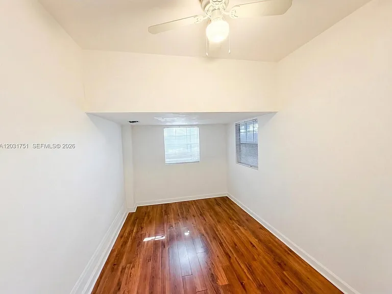 1145 W Lake St — Photo 12
