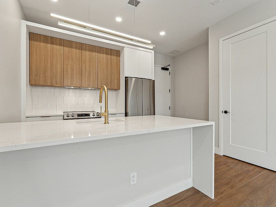 012-3800-Tennyson-St-501