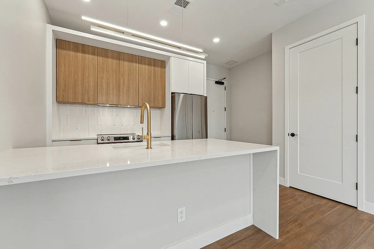 012-3800-Tennyson-St-501 - The Irwin