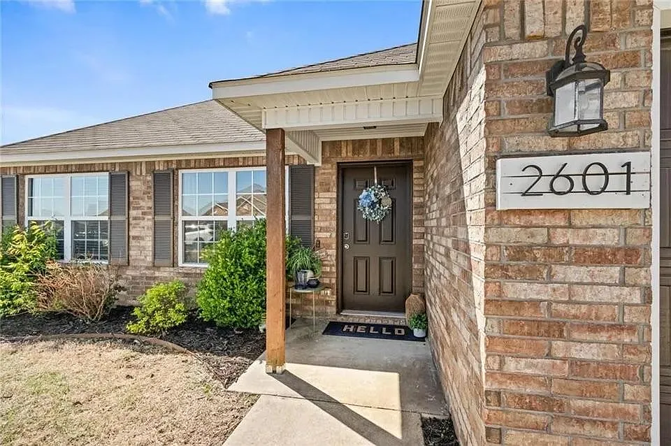 2601 Whispering Woods Ct
