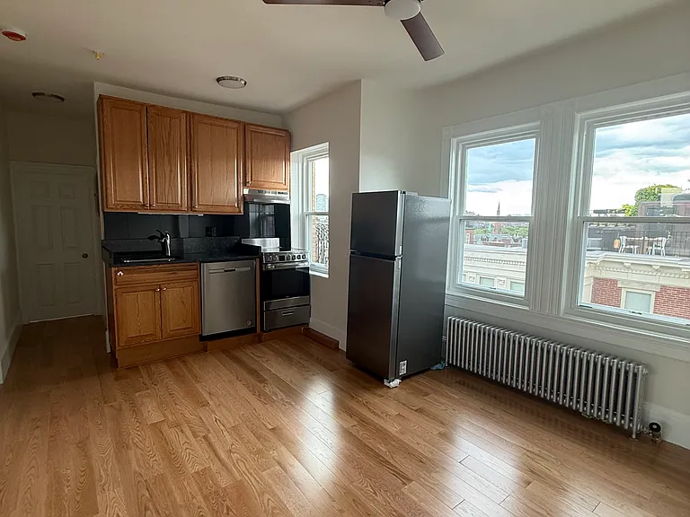 108 Myrtle St #6 — Photo 1