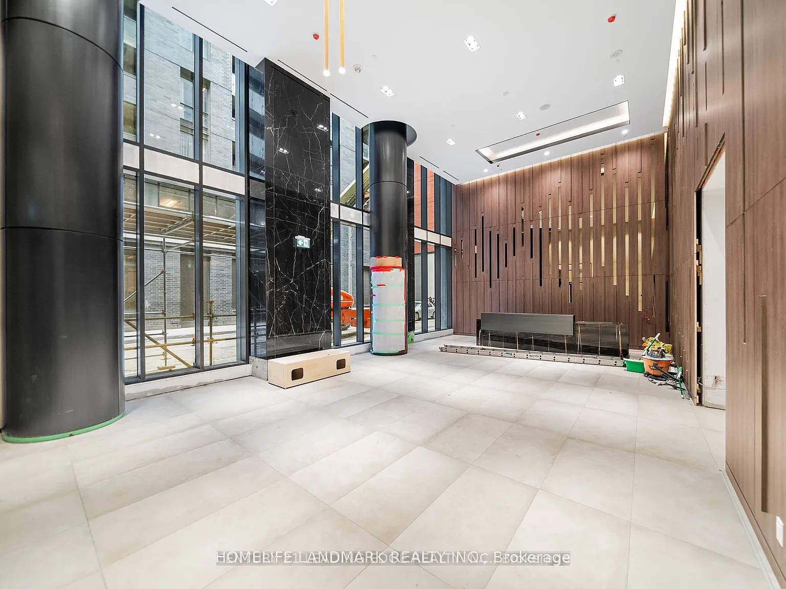 38 Widmer (Central) — Photo 2