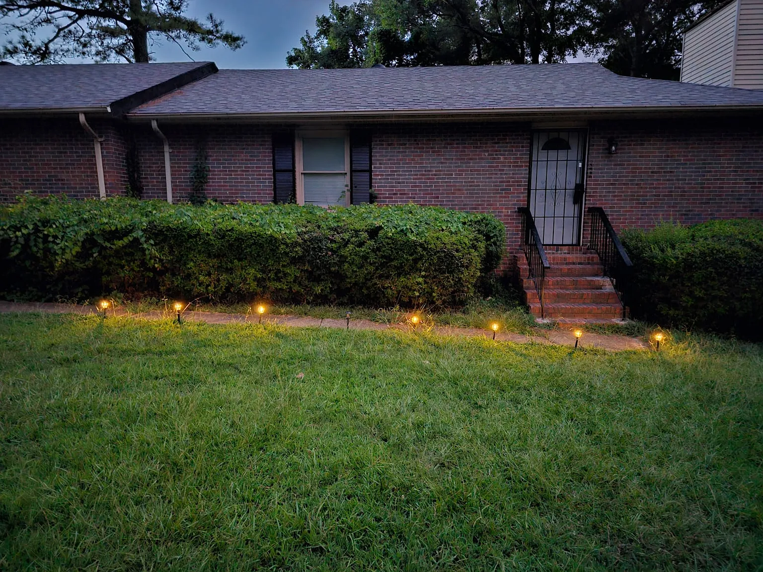 2 bed, 1090 sqft, $1,800 — Photo 2