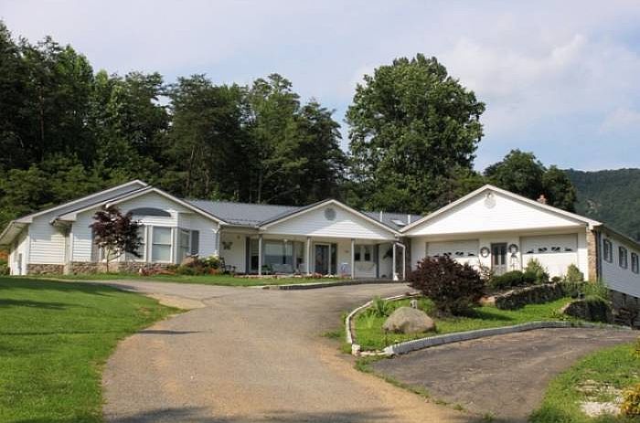 Front of Home,Paved Drive