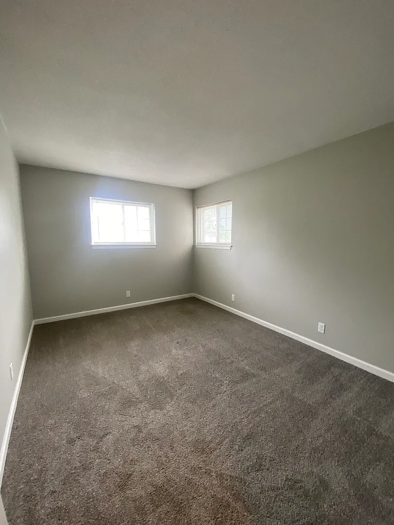 Building Photo - 2751 W 72nd St #3
