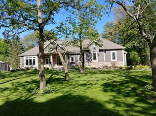 W377S3516 Lake Dr, Dousman, WI 53118