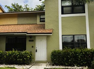 5345 Gate Lake Rd, Fort Lauderdale, FL 33319