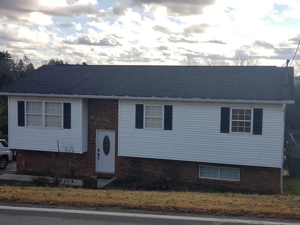 1988 Cherry Hill Rd photo 1
