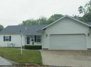8 Val Aire Dr, Burlington, IA