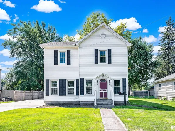 706 E Holland St, Washington, IL 61571