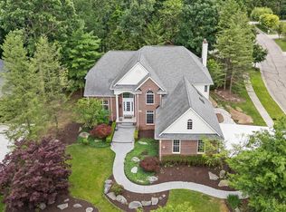 4743 S Ridge Dr, West Bloomfield, MI 48323