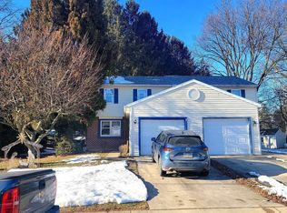 304 S 9th St, Akron, PA 17501
