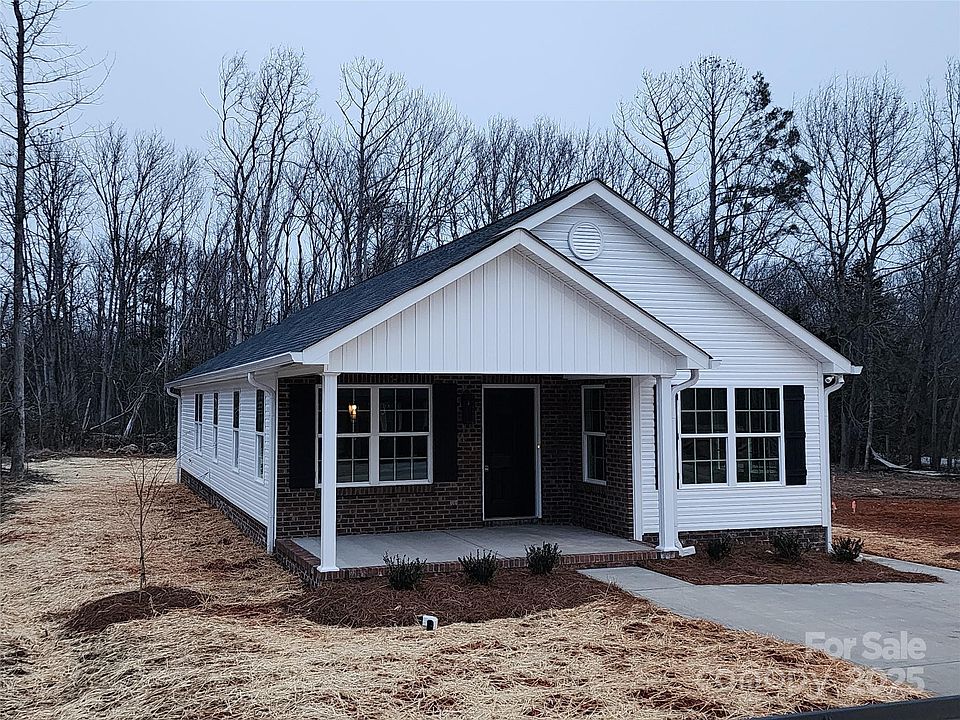 1st image of 301 Cornelius Dr