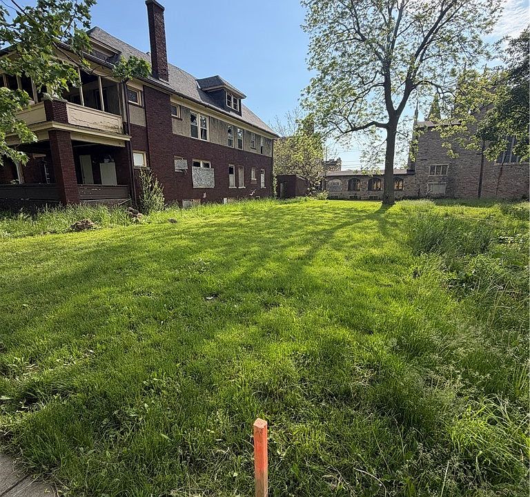 2nd image of 736 8th St Lot 23