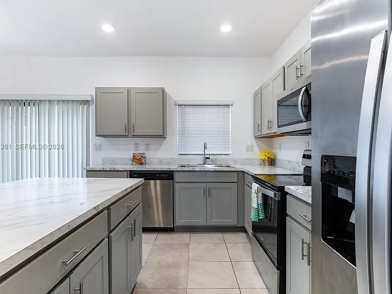 1170 SW 7th Ct #1170 — Photo 10