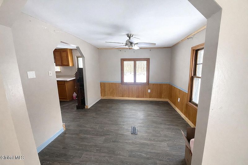 3rd image of 13 Putnam Road