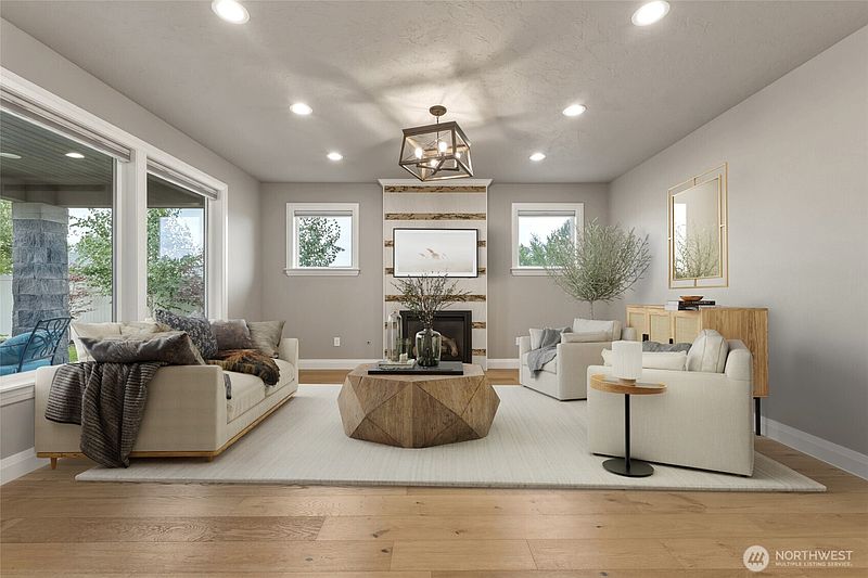 2nd image of 10 NE Alpine Drive
