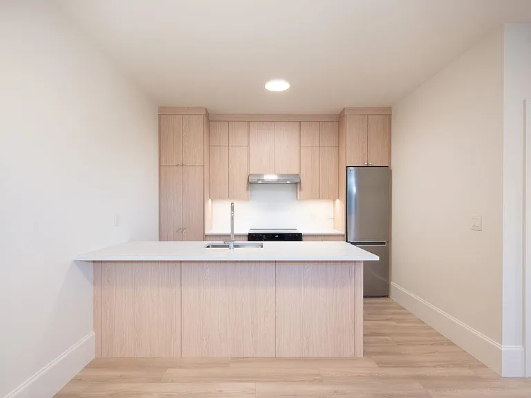 5770 Kitchener St #LOWER — Photo 16
