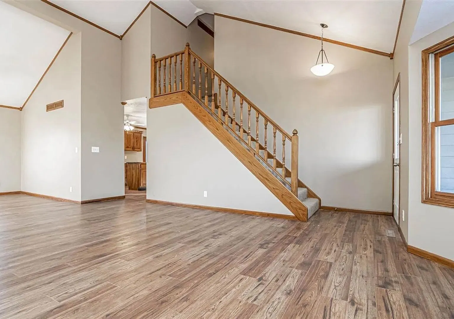 Spacious Home with Finished Basement & Fenced Backyard — Photo 4