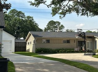 6131 Burgoyne Rd, Houston, TX 77057