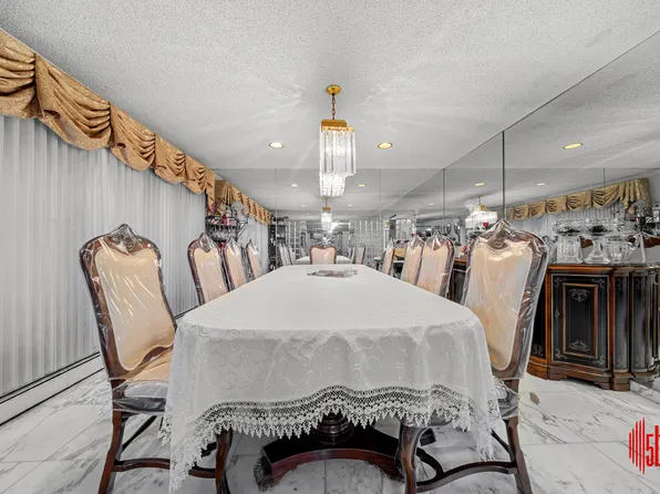 2346 Bergen Avenue image 7 of 29