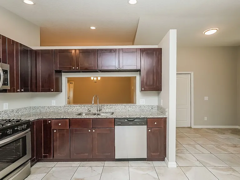 7604 Wiltshire Park Pl — Photo 6