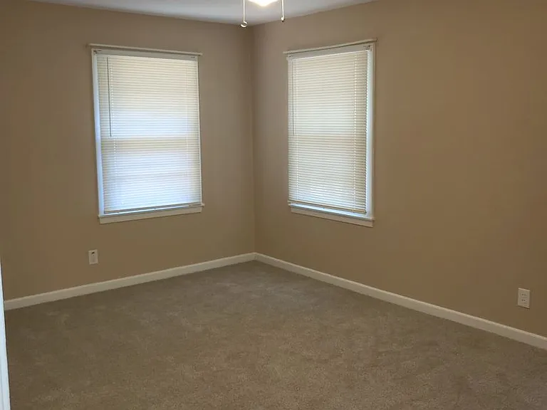 304 E Ellen Ave — Photo 13