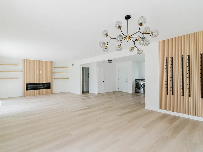 8400 Chimineas Ave — Photo 9