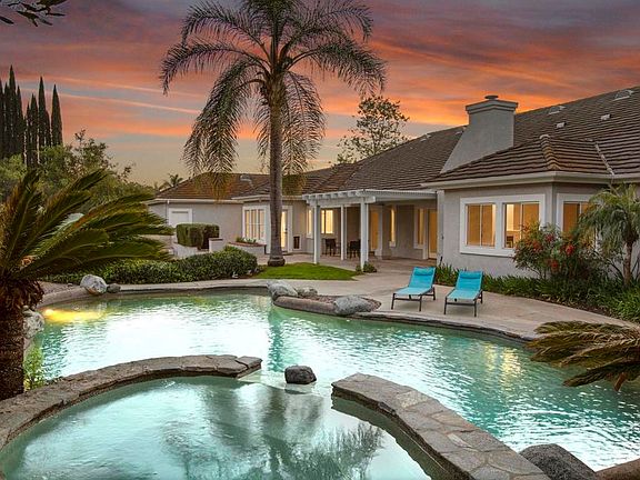 5th image of 4286 La Canada Rd