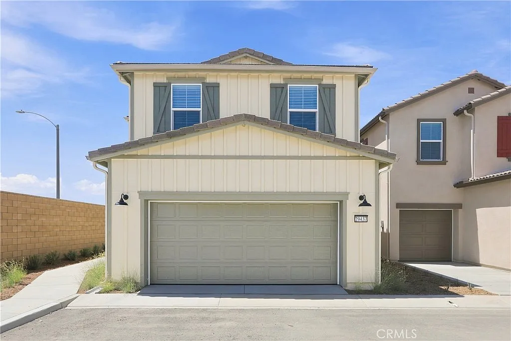 4 bed, 1858 sqft, $3,809 — Photo 1