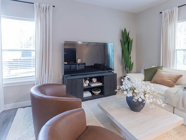 2828 Emery Dr — Photo 11