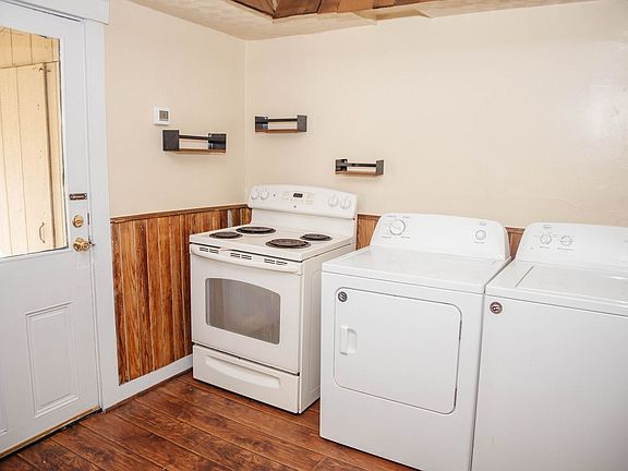 5th image of 156 S Charlotte St #B