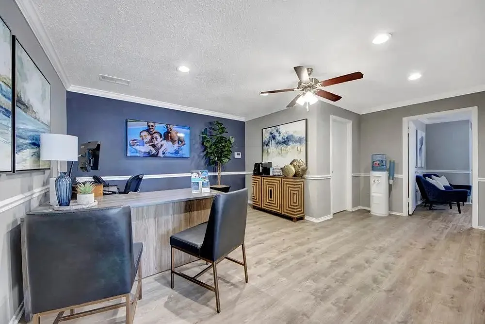 South Meadows Apartments — Photo 2