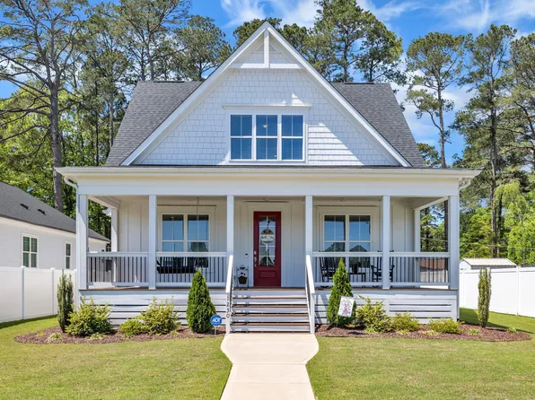 1230 S 2nd St, Smithfield, NC 27577