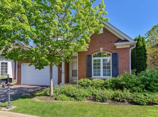 410 Delnor Glen Dr #410, Saint Charles, IL 60174