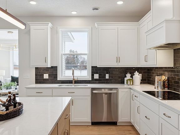 2nd image of 3480 Knightsbridge Trl N
