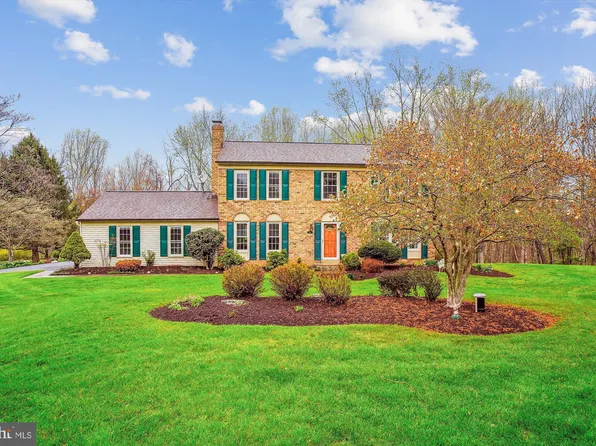 712 Covington Ct, Sykesville, MD 21784