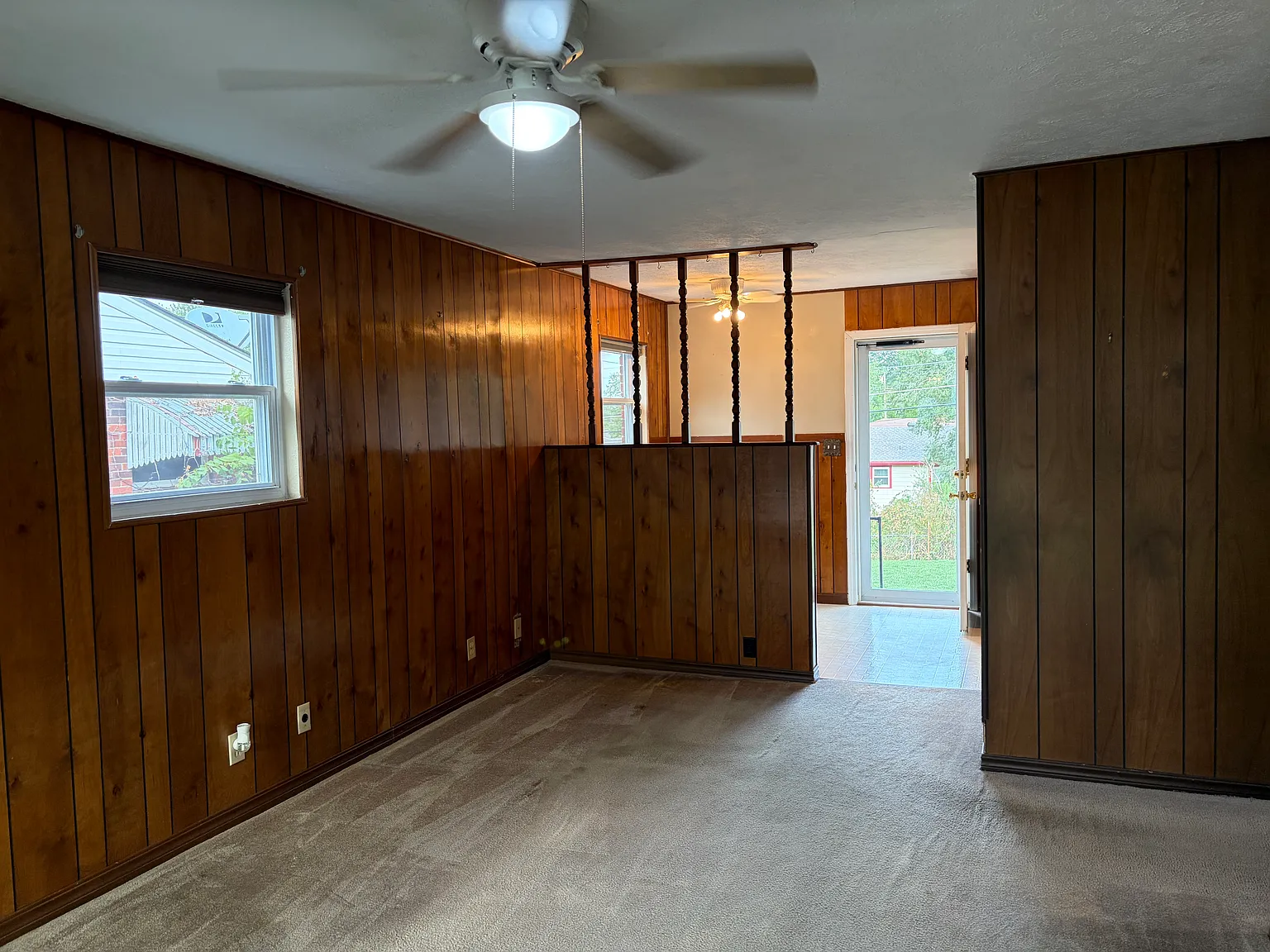 3 bed, 945 sqft, $1,050 — Photo 2