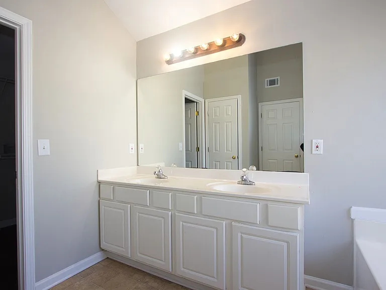 585 Chapel Walk Ln — Photo 29