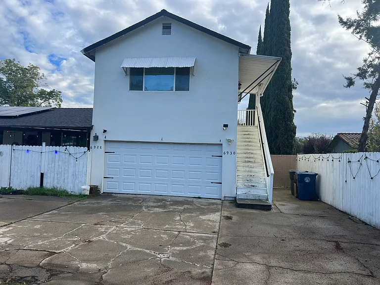 6930 Mariposa Ave #6930 — Photo 2