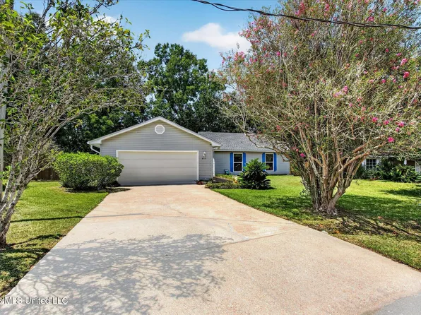 8717 Pine Ridge Blvd, Bay Saint Louis, MS 39525