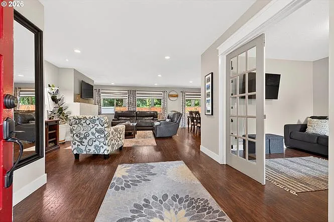 2264 SE Singing Woods Dr — Photo 2