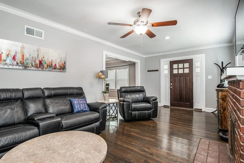 Living Room - 318 E 75th St