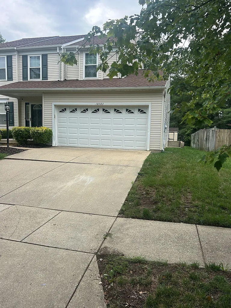 4 bed, 3.5 bath, 2070 sqft, $3,500 — Photo 3